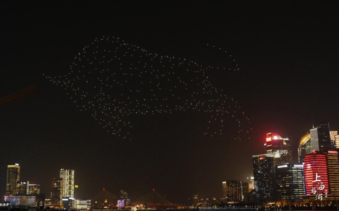 數百架光影無人機亮相黃浦江、蘇州河交匯處(圖6)